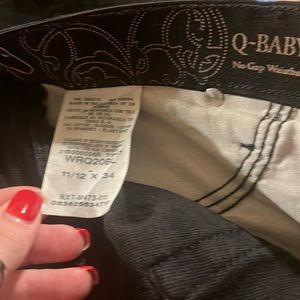 Never been worn. Q-Baby No Gap Wranglers in Black Magic 11/12x34. Runs small.